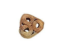 African Brass (Ghana) Triangle w/ Circles 16-18x18-20mm