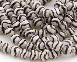 Tibetan (Dzi) Agate Black Wave Faceted Round 10mm